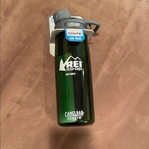 Camelbak Chute Hunter Green .75L Water Bottle, New with Tags